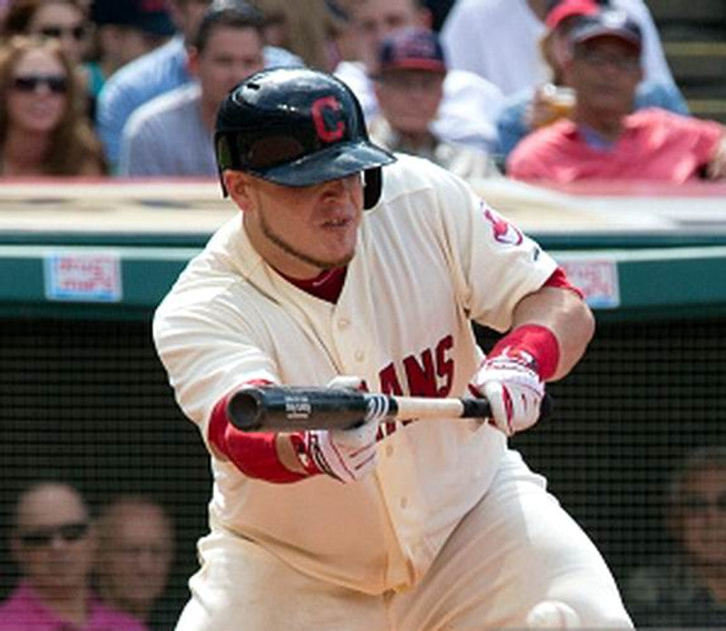 Cleveland Indians Roberto Perez MLB jersey front view